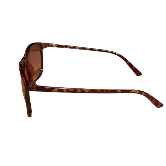 ⚜️Sunsentials Cheetah Print Sunglasses! - Picture 4 of 5